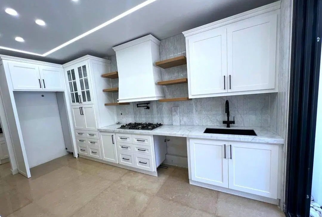 کابینت نیوکلاسیک سفارشی طرحدار کدz۲۹۷