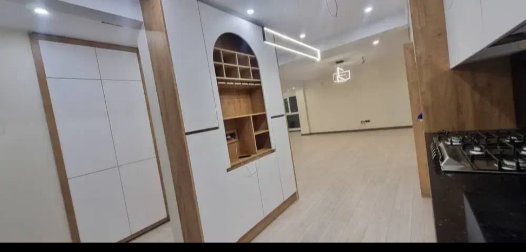 کابینت هایگلاس پاک چوب باکافی بار کدAT ۳۴۸