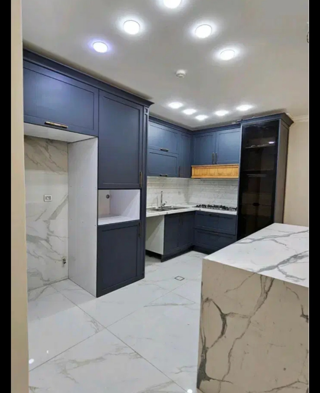 کابینت نیوکلاسیک آبی تیره در رنگبندی جدید کدSd ۴۱۸
