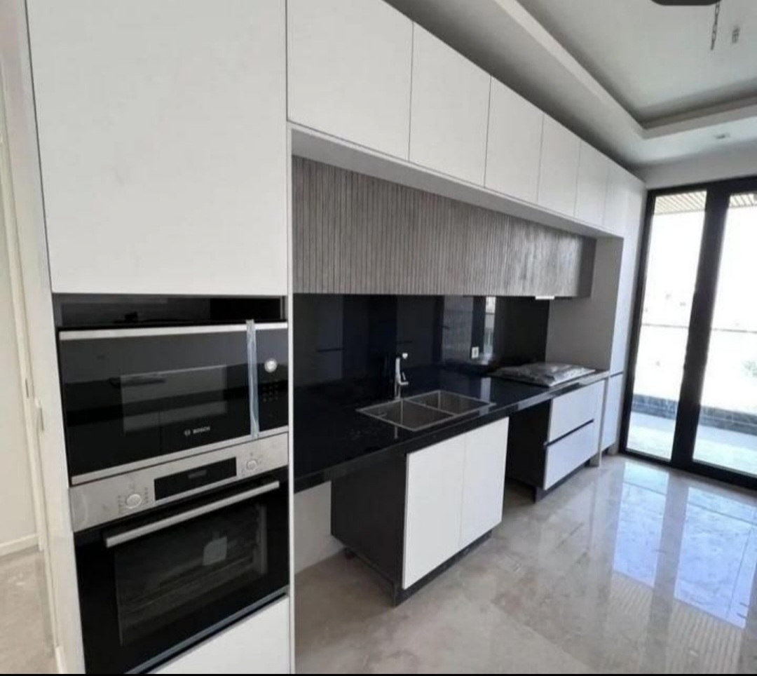 کابینت هایگلاس مات و سوپرمات دررنگ بندی وطراحی ساخت سفارشی بیواسطه کد  ۷۱۰