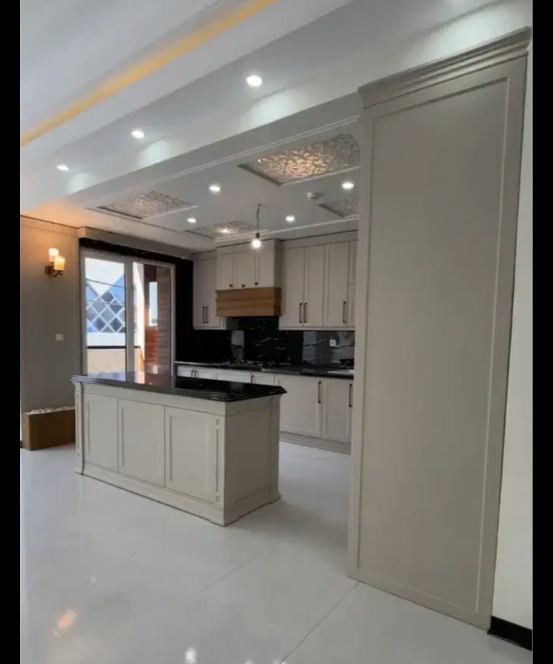 کابینت نیوکلاسیک وکیوم دررنگبندی وطراحی سفارشی غیربازاری کد۷۱۳