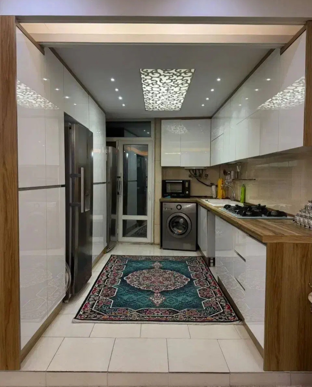 کابینت سفارشی ساخت هایگلاس و ام دی اف پاک چوب در رنگ بندی و طراحی متفاوت نصب تهران و حومه کد۷۴۱