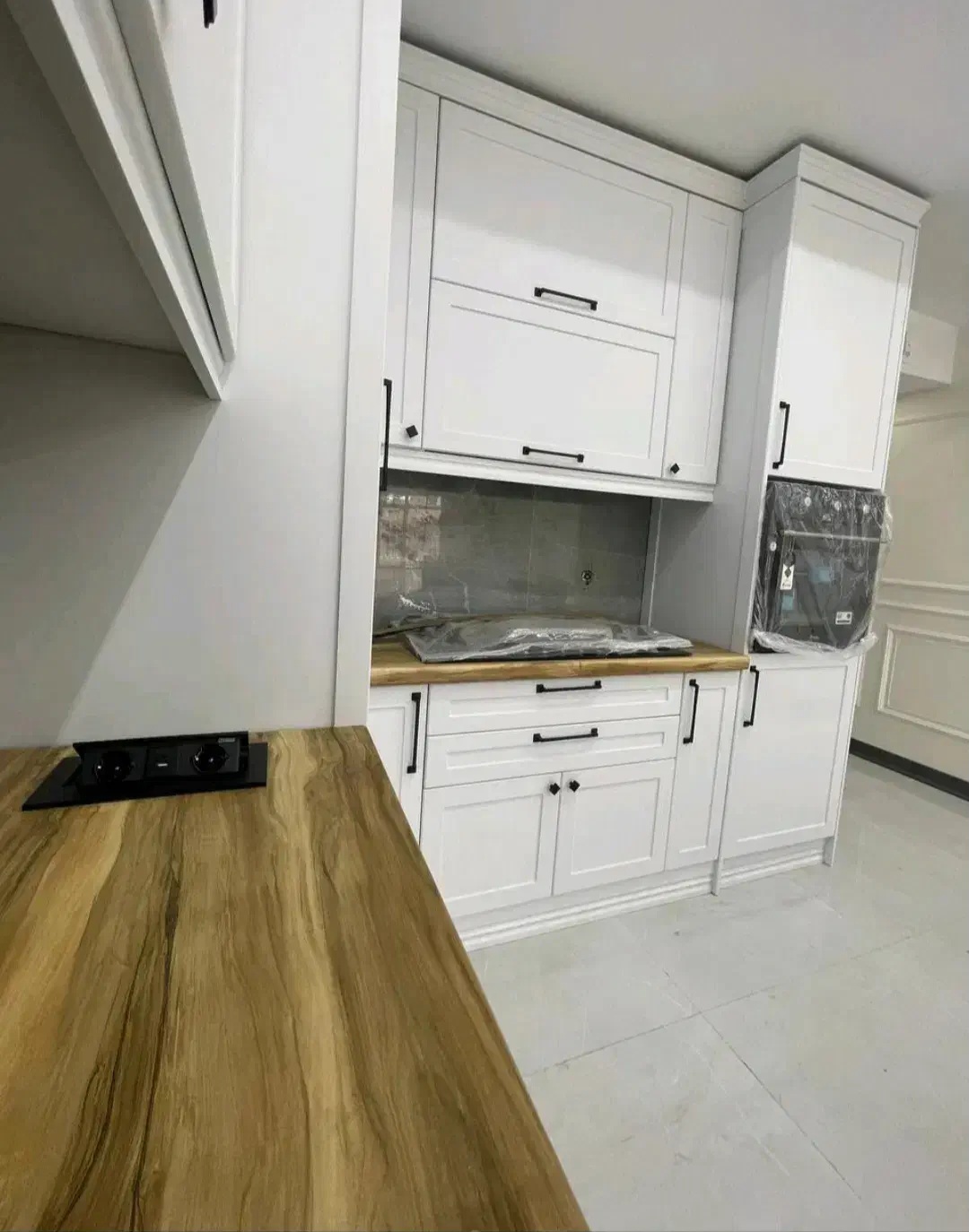 کابینت نئوکلاسیک سفارشی در رنگهای مختلف وطراحی اختصاص جدید ترین مدل ازتولیدکننده کد۷۴۴
